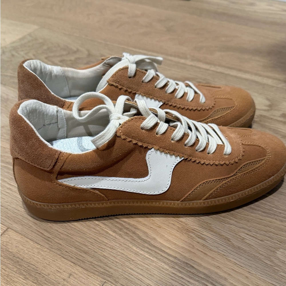 Dolce Vita Sneakers